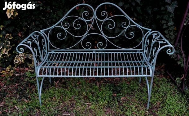 világoszöld kerti pad - elegáns és masszív