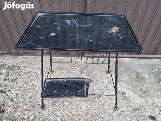 vintage kézműves kovácsoltvas asztal 