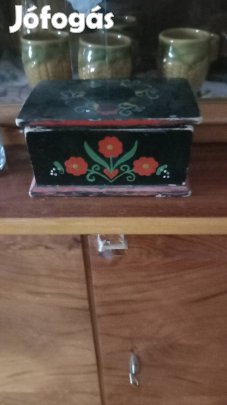 vintage kis virágos fadoboz