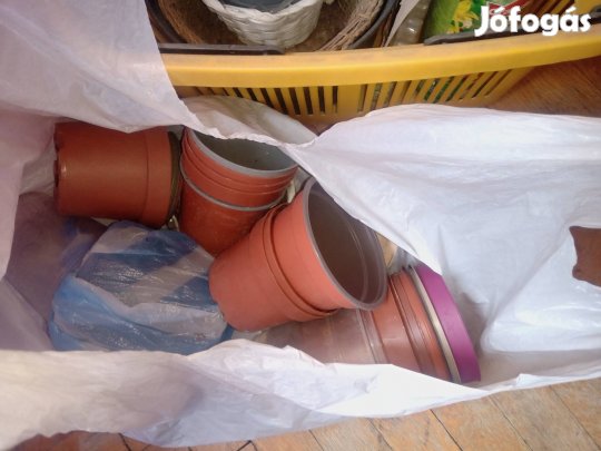 virág cserepek, tápok, kosarak, kanna