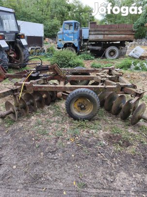 vontatott nagy tárcsa csere érdekel.