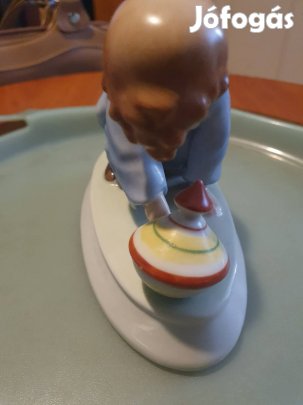 zsolnay búgócsigás gyerek