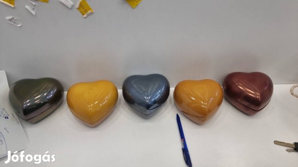 zsolnay eosin szivalaku bombonier