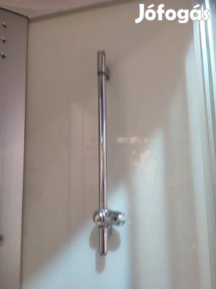 zuhanyzó rádióval és leddel felszerelt 